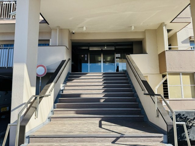 東建狭間マンションのエントランス|～管理形態は全部委託式　キレイにメンテナンスされているマンションです～