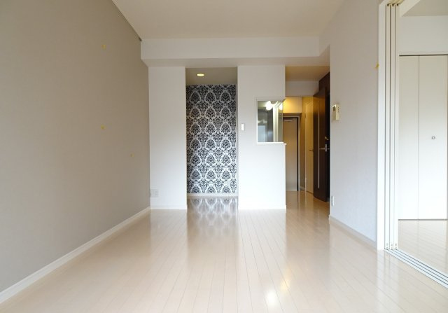 熊本市中央区水道町の賃貸マンションの居間・リビング