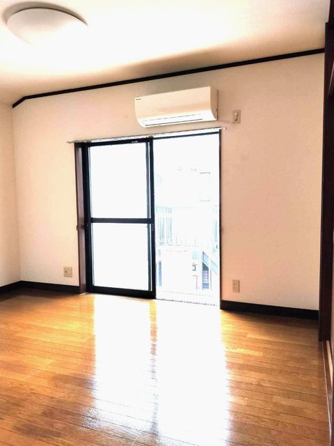 アルファメゾン二番館の居間・リビング|他号室の写真です。