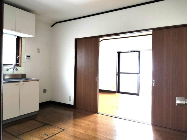 アルファメゾン二番館の居間・リビング|他号室の写真です。