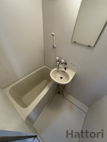 フローライト関大前の浴室