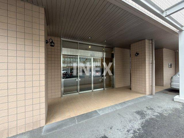 エクステ山下公園クレイドルタワ－のエントランス