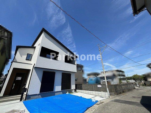 土佐市高岡町甲 5期1棟1 新築戸建ての前面道路含む現地写真