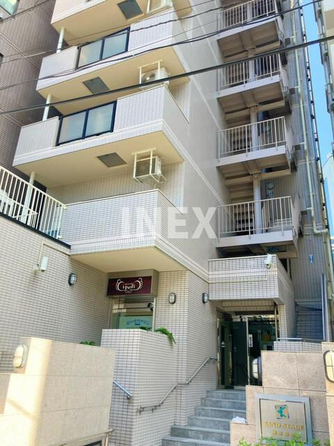 横浜市神奈川区台町の賃貸マンションのエントランス
