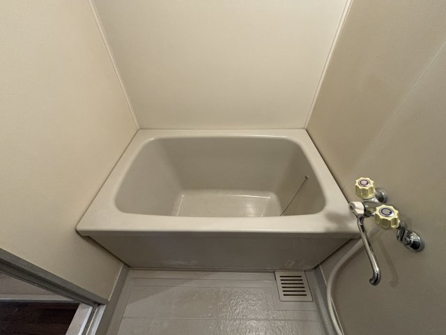 メゾン稲荷山の浴室