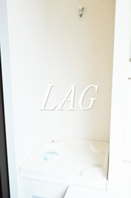 【設備】 | ファーストハウス北新宿 | 室内洗濯機置き場です