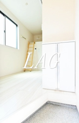 【玄関】 | ファーストハウス北新宿 | 玄関です。