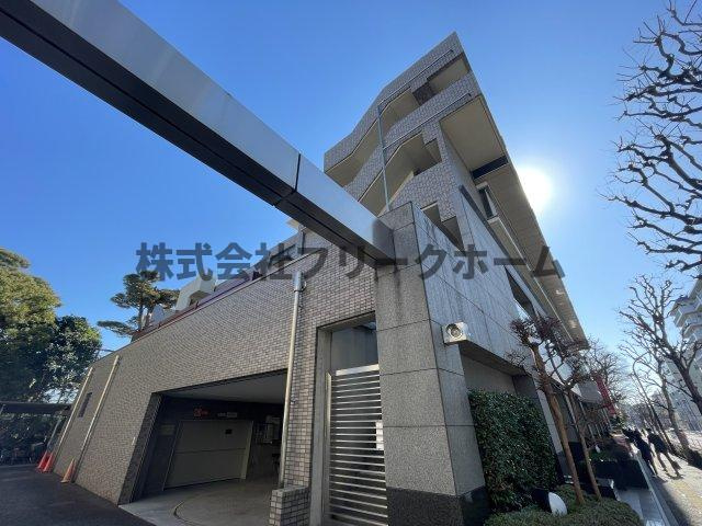 武蔵野市境南町２丁目の賃貸マンションのエントランス