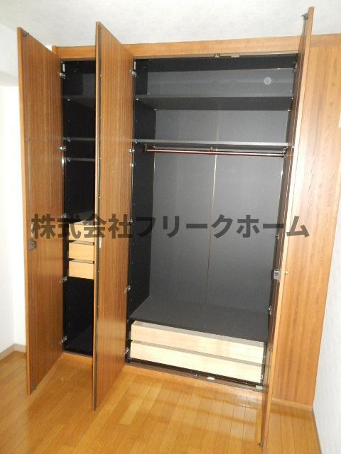 武蔵野市境南町２丁目の賃貸マンションの収納