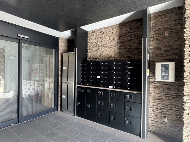 アクセルカクエイのエントランス