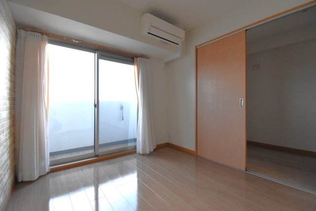 アクセルカクエイの居間・リビング