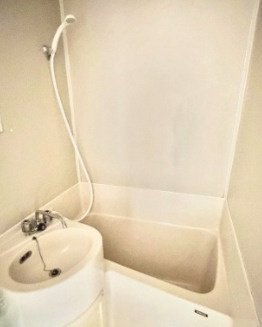 田方郡函南町　S造一棟アパートの浴室