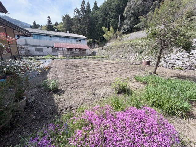丹波市山南町小野尻の中古一戸建の外観|畑