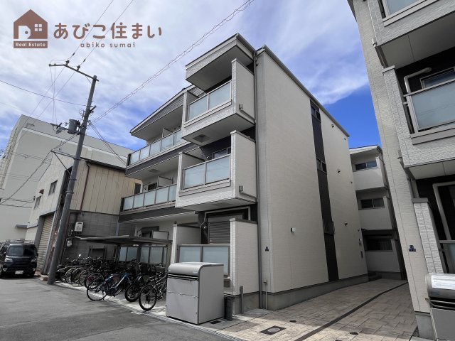 メゾンルシーヌ矢田の外観