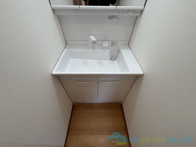 大磯町西小磯　中古戸建の独立洗面台