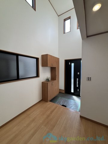 大磯町西小磯　中古戸建の玄関