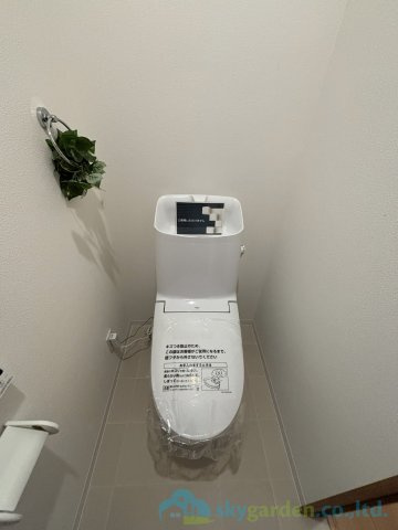 大磯町西小磯　中古戸建のトイレ