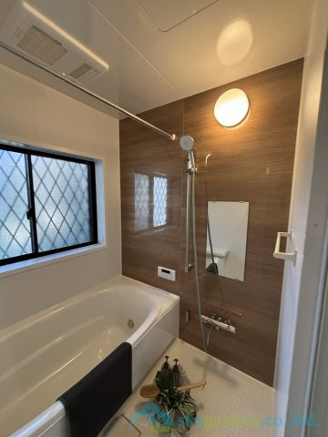 大磯町西小磯　中古戸建の浴室