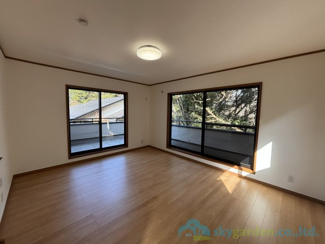 大磯町西小磯　中古戸建の洋室