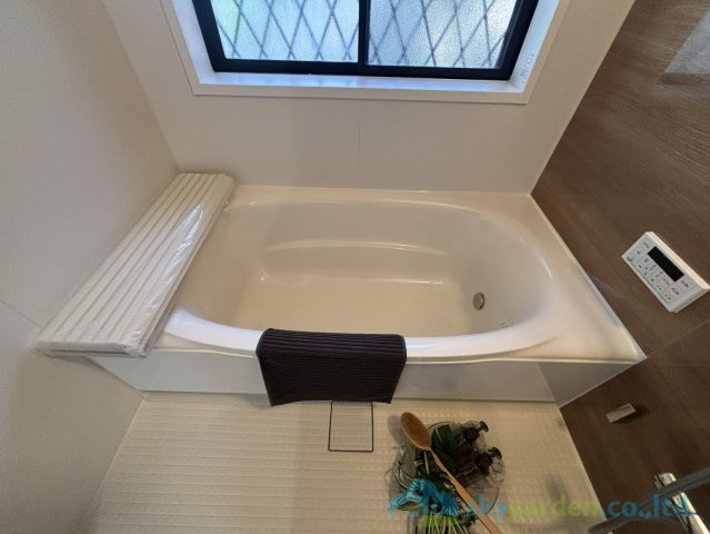 大磯町西小磯　中古戸建の浴室