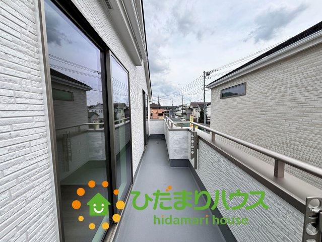 久喜市久喜東10期　新築一戸建て　08　グラファーレのバルコニー