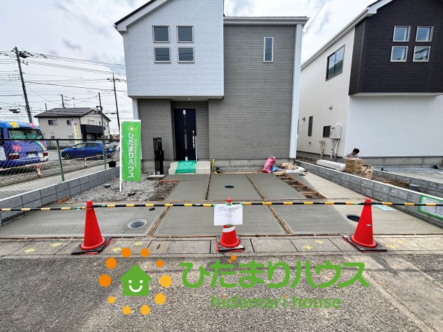 久喜市久喜東10期　新築一戸建て　08　グラファーレの駐車場