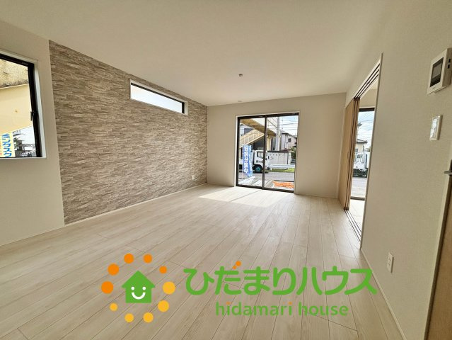 久喜市久喜東10期　新築一戸建て　09　グラファーレの居間・リビング