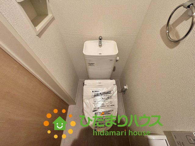 久喜市久喜東10期　新築一戸建て　09　グラファーレのトイレ