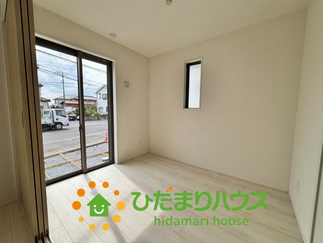 久喜市久喜東10期　新築一戸建て　09　グラファーレの洋室