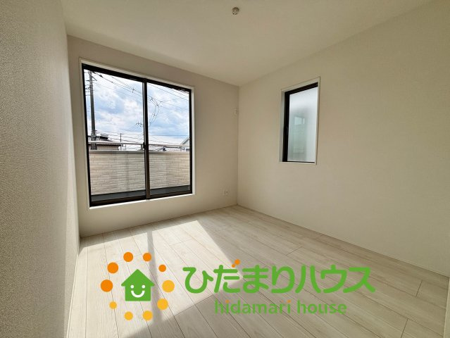 久喜市久喜東10期　新築一戸建て　09　グラファーレの洋室