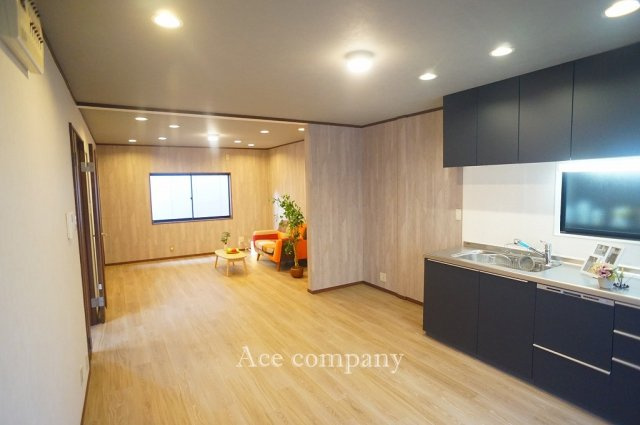 【居間・リビング】 | 東大阪市御厨栄町2丁目 | 【LDK：ゆったり約18.5帖♪】