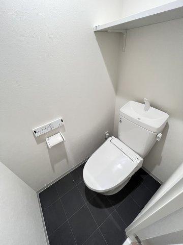 大阪市都島区内代町２丁目の賃貸マンションのトイレ