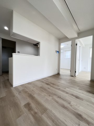 大阪市都島区内代町２丁目の賃貸マンションの居間・リビング