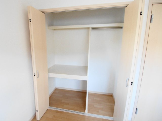 ピュア・ライフ・エムの収納|101号室の写真です。