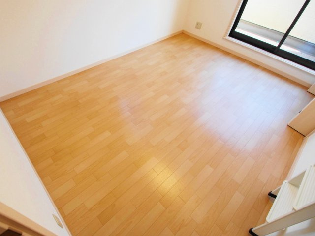 ピュア・ライフ・エムの内装|101号室の写真です。