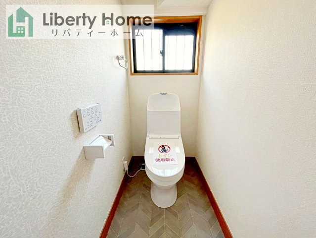 取手市新取手5丁目　中古戸建のトイレ