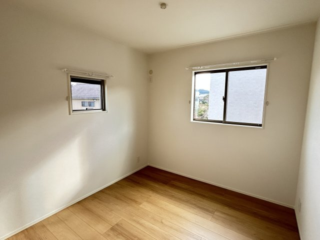 徳島市丈六町丈領建売①の洋室