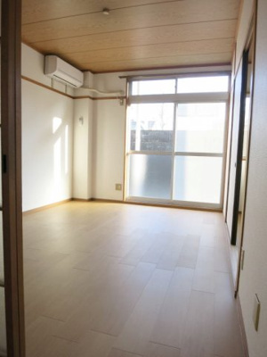 【居間・リビング】 | コーポ・ミッシェル | 物件の内装です