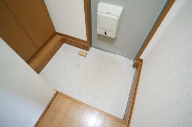 サテライト　ミーホＢ棟の玄関