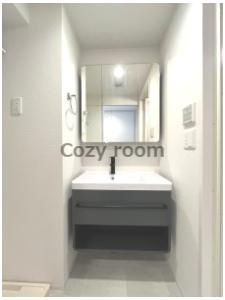 【独立洗面台】 | セレニテ江坂エクラ | 朝の身支度には欠かせない独立洗面化粧台