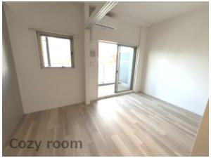 【洋室】 | セレニテ江坂エクラ | 洋室と居間の間の扉を開けると広めのLDKです