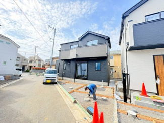 【前面道路含む現地写真】 | 立川市柏町4丁目　新築戸建　【全8棟】