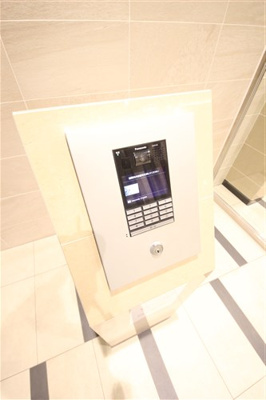 【セキュリティ】 | スプランディッド淀屋橋ＤＵＥ | 最新のオートロックですのでスタイリッシュなデザインです！