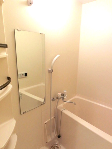 メゾン西梅田の浴室