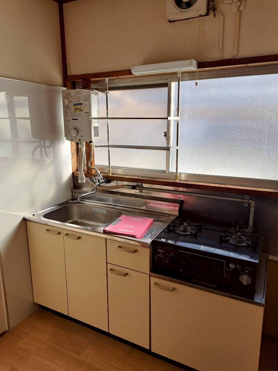 新潟市中央区女池３丁目のアパートのキッチン