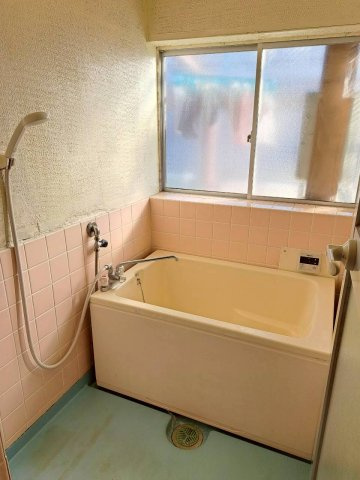 新潟市中央区女池３丁目のアパートの浴室