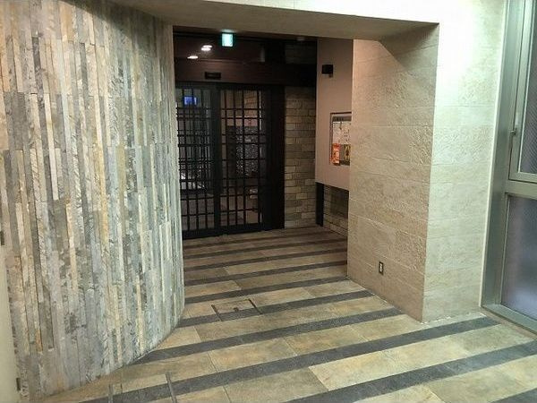 ジューム南船場のロビー