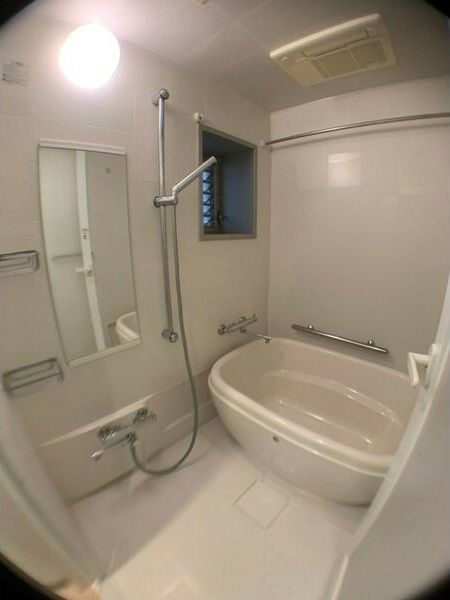 ジューム南船場の浴室