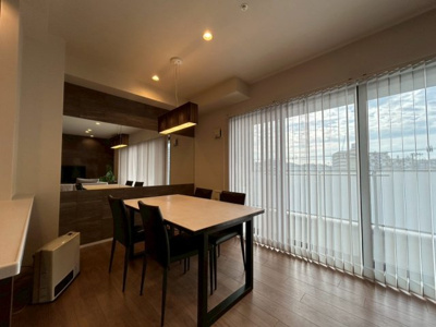 【居間・リビング】 | コンツェルトスクエアガーデン | 南向きで日当たり良好