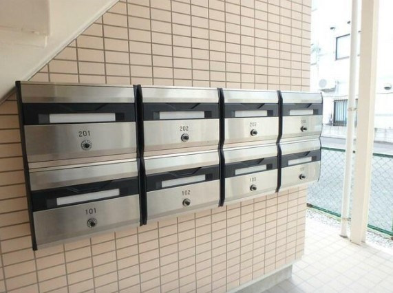 杉並区和泉１丁目のアパートのエントランス